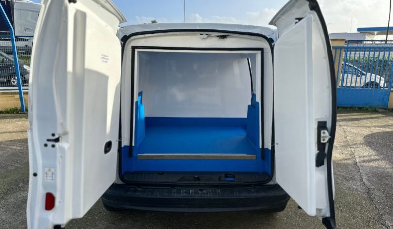 RENAULT KANGOO 1.5 80CV. ISOTERMO. lleno