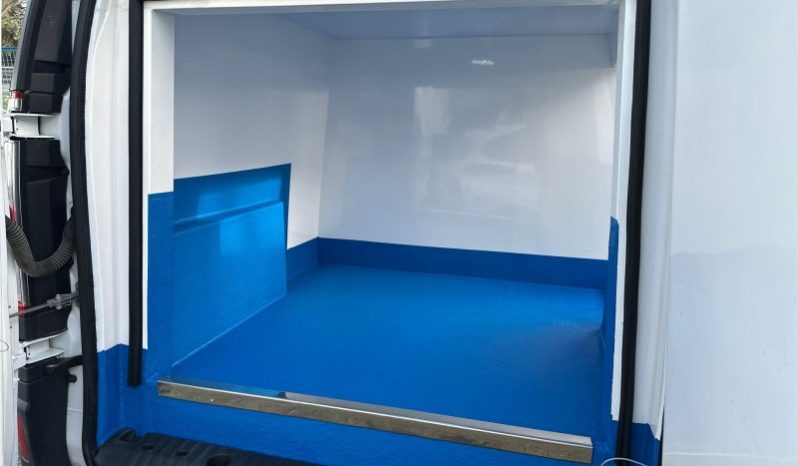 RENAULT KANGOO 1.5 80CV. ISOTERMO. lleno