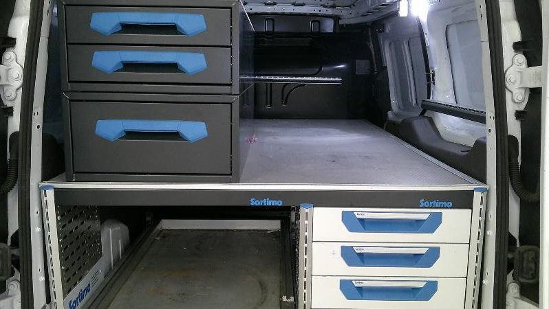 FORD TRANSIT CONNECT L2 TALLER. lleno